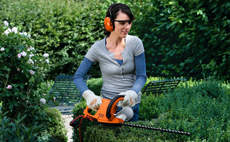 Quiet, clean and powerful electric hedge trimmers